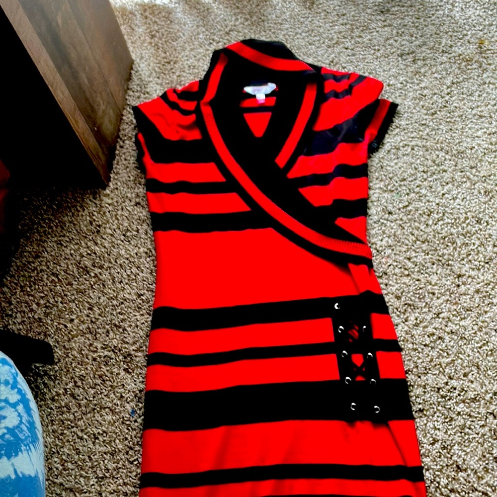 Red and black winter dress size 11-13 large good condition like new